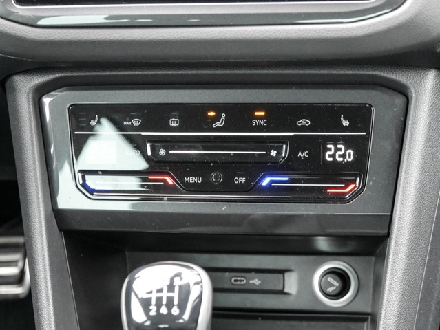 Volkswagen Tiguan 1.5 ACTIVE KAMERA eKLAPPE SITZHEIZ NAVI