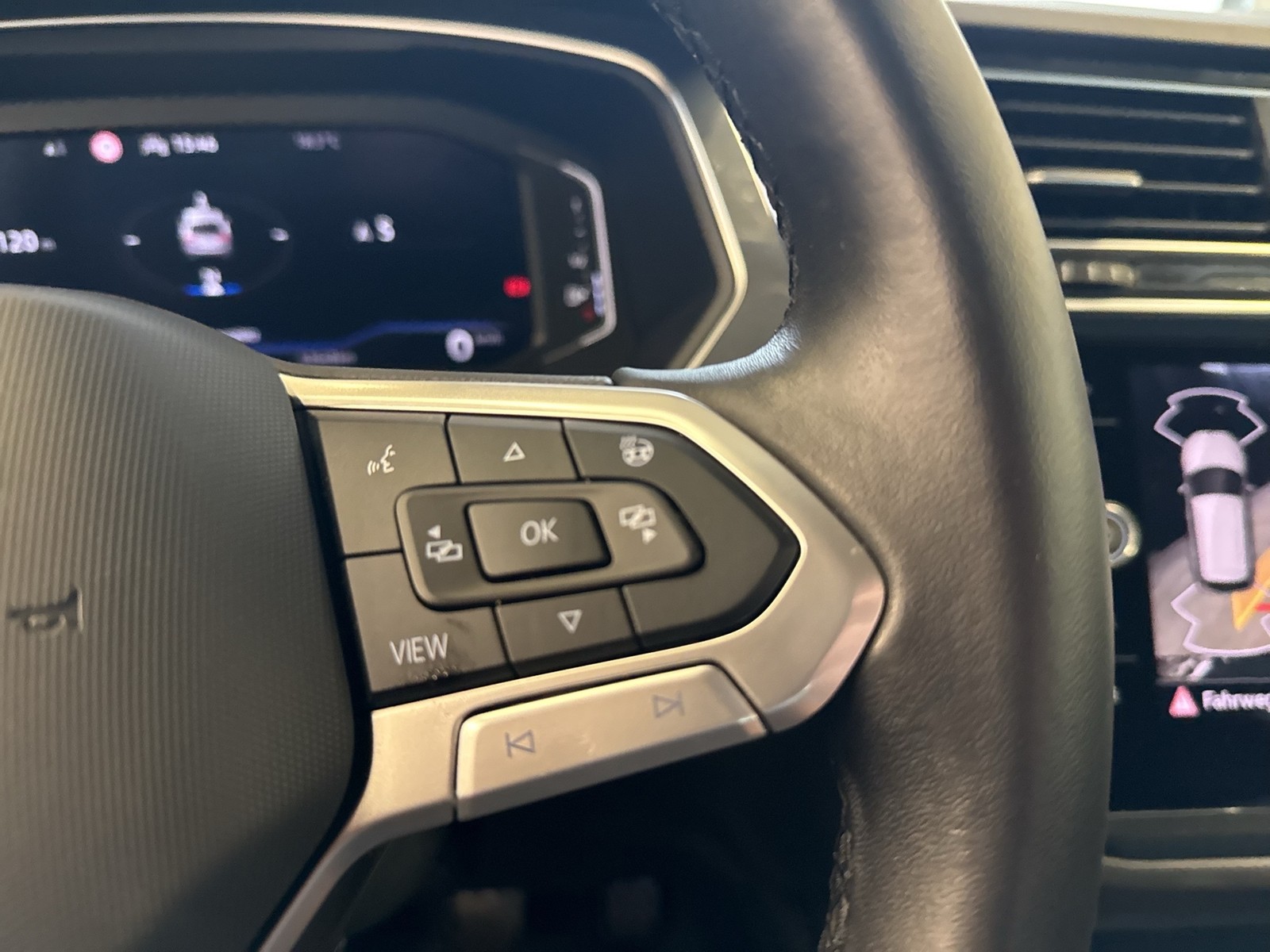 Volkswagen Tiguan 1.5 LIFE KAMERA ALU18 eKLAPPE NAVI