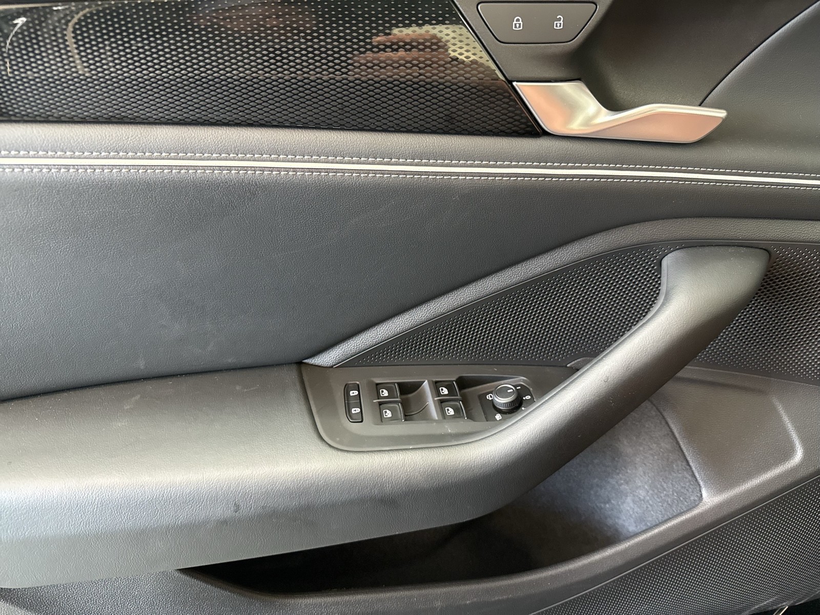 Volkswagen Passat Variant 1.5 eTSI BUSINESS AHK 360°CAM ACC