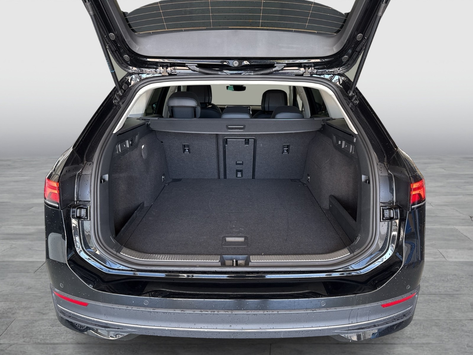 Volkswagen Passat Variant 1.5 eTSI BUSINESS AHK 360°CAM ACC