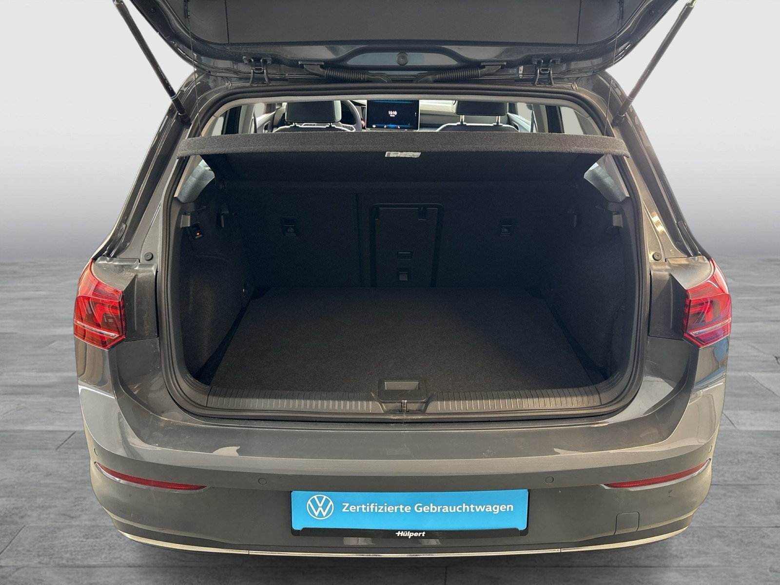 Volkswagen Golf VIII 2.0 GOAL AHK CAM ACC NAVI LED+ CARPLAY