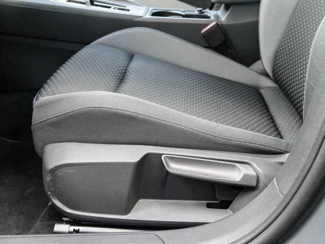 Volkswagen Golf 2.0 ACTIVE AHK CAM ACC NAVI SITZHEIZ.