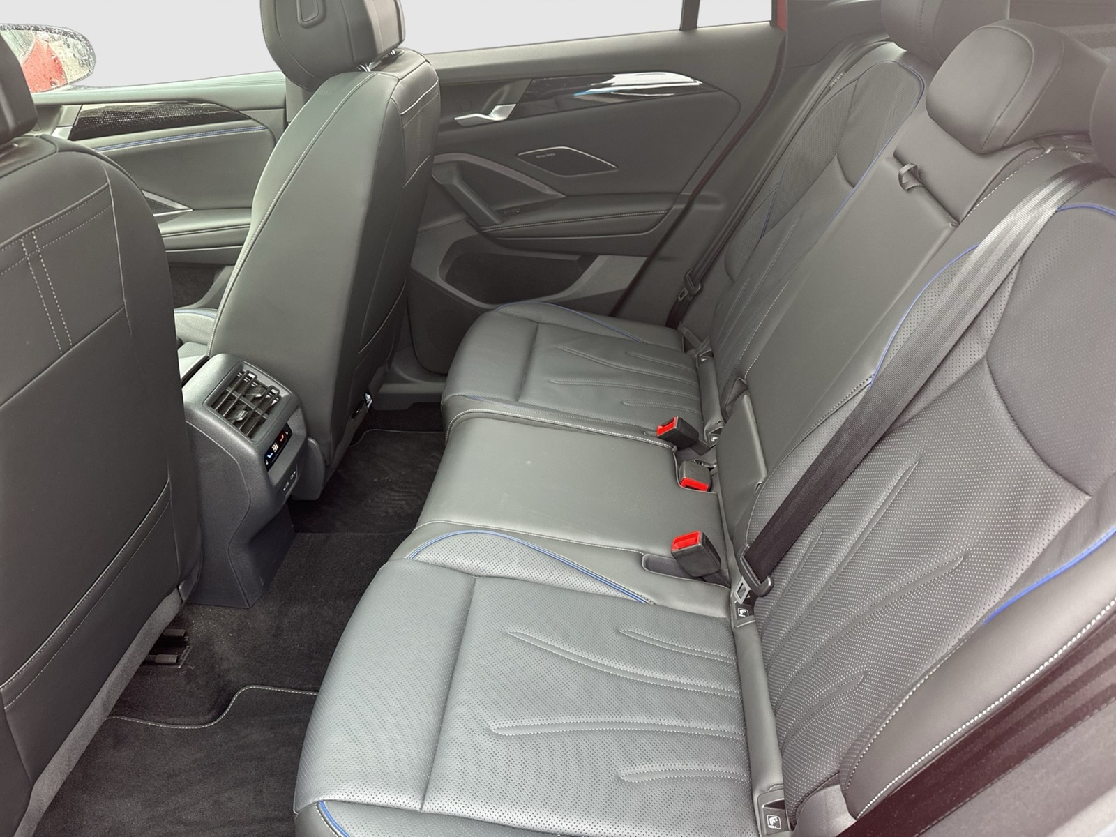 Volkswagen Tiguan 2.0 R-LINE 4X4 LEDER PANO STANDHZ. AHK