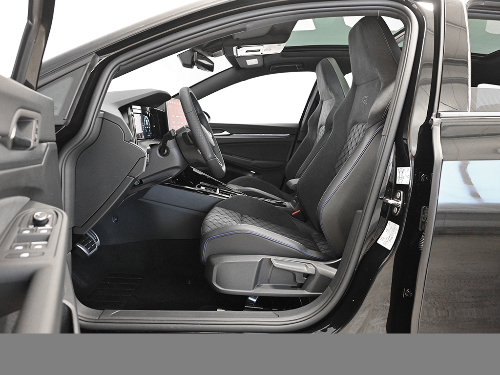 Volkswagen Golf Variant VIII 2.0 R-LINE BLACKSTYLE PANO CAM