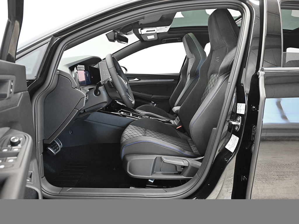 Volkswagen Golf Variant VIII 2.0 R-LINE BLACKSTYLE PANO CAM