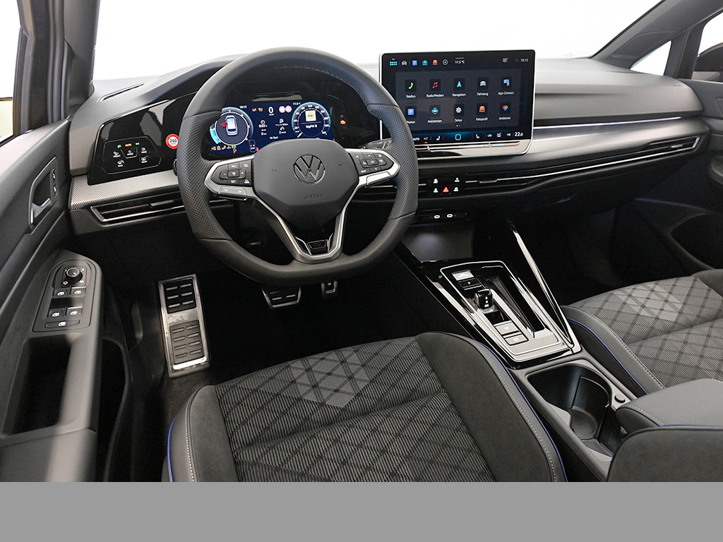 Volkswagen Golf Variant VIII 2.0 R-LINE BLACKSTYLE PANO CAM