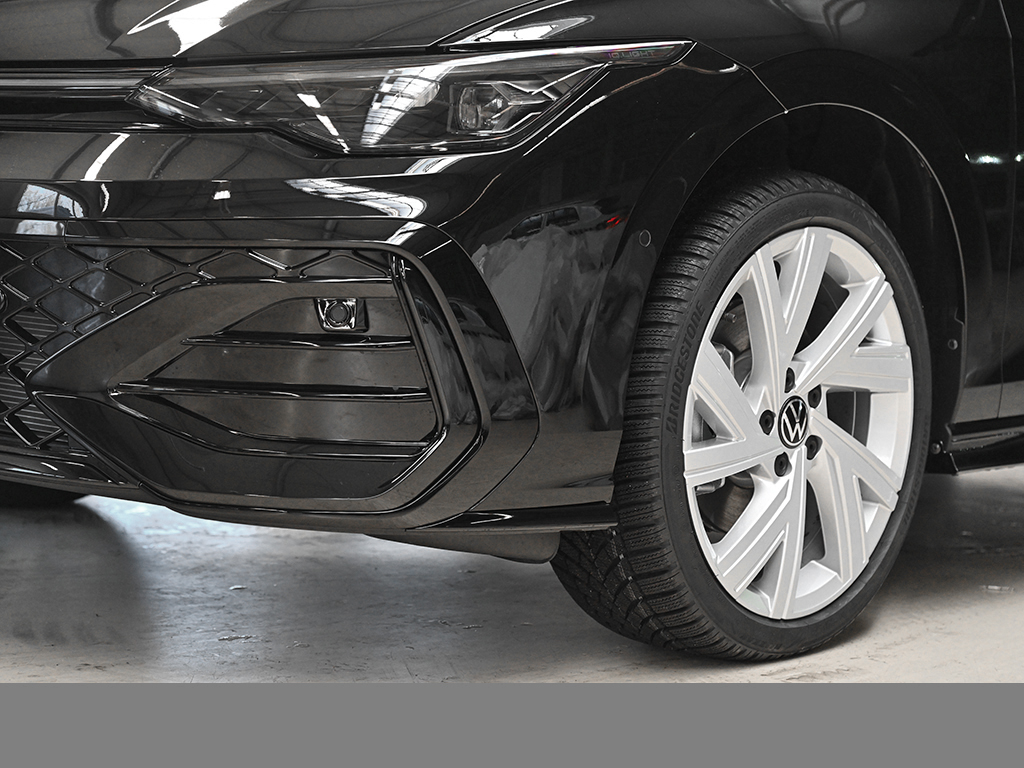 Volkswagen Golf Variant VIII 2.0 R-LINE BLACKSTYLE PANO CAM