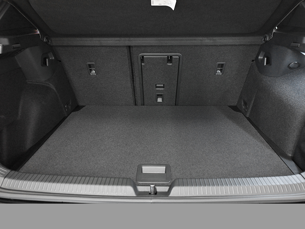 Volkswagen Golf VIII 1.5 eTSI R-LINE BLACK STYLE CAM LM18