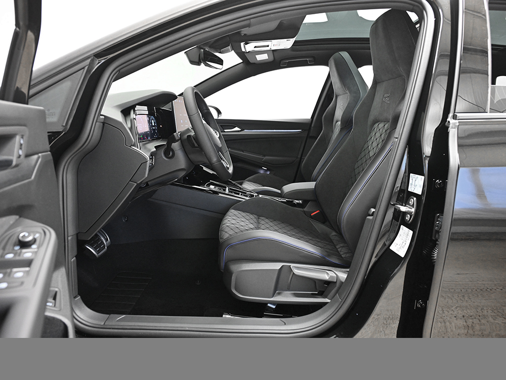 Volkswagen Golf Variant VIII 2.0 R-LINE BLACKSTYLE PANO CAM