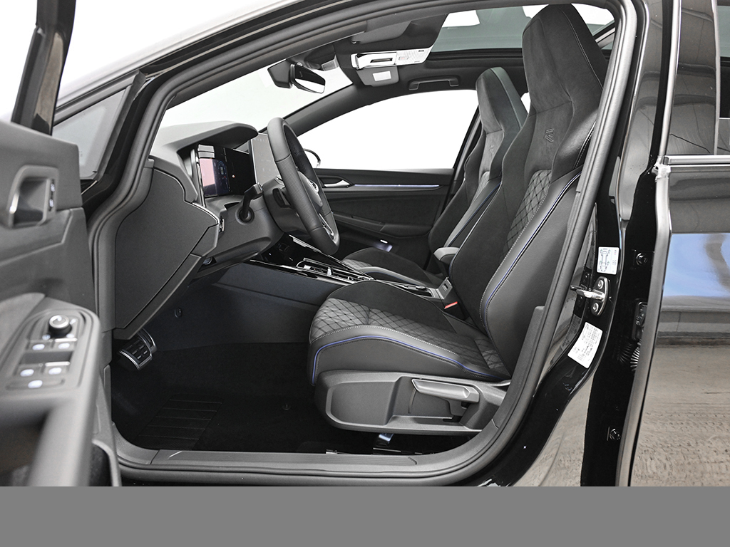 Volkswagen Golf Variant VIII 2.0 R-LINE BLACKSTYLE PANO CAM