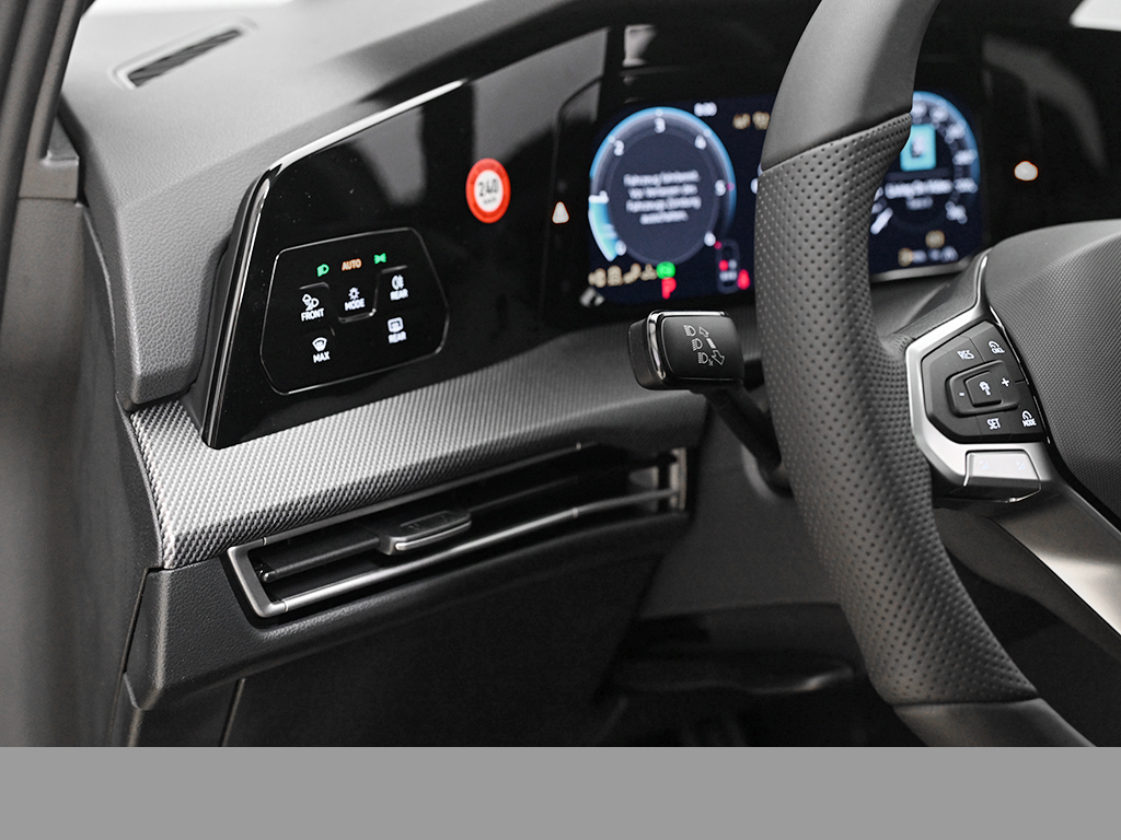 Volkswagen Golf Variant VIII 2.0 R-LINE BLACKSTYLE PANO CAM