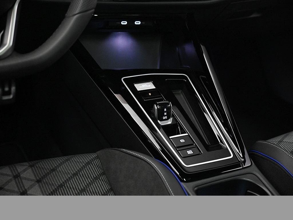 Volkswagen Golf Variant VIII 2.0 R-LINE BLACKSTYLE PANO CAM