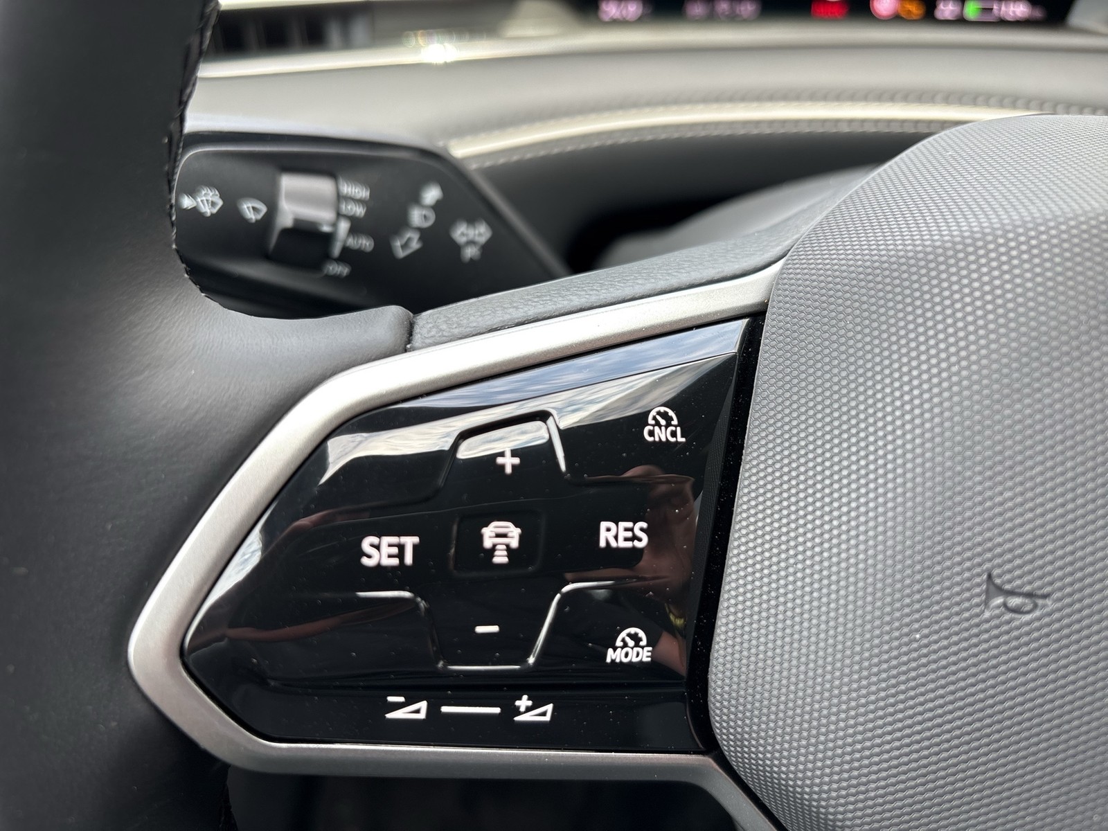 Volkswagen ID.7 PRO S WÄRMEPUMPE HARMAN KARDON AHK 360°CAM