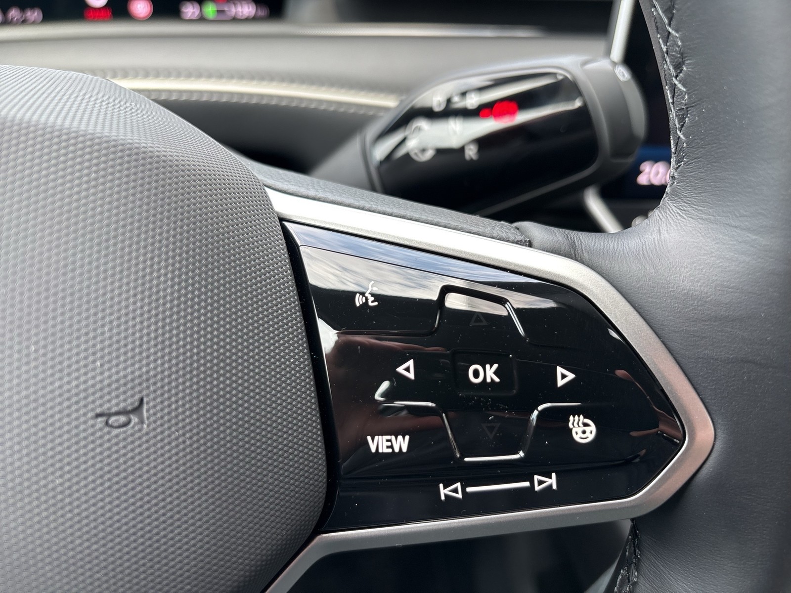 Volkswagen ID.7 PRO S WÄRMEPUMPE HARMAN KARDON AHK 360°CAM