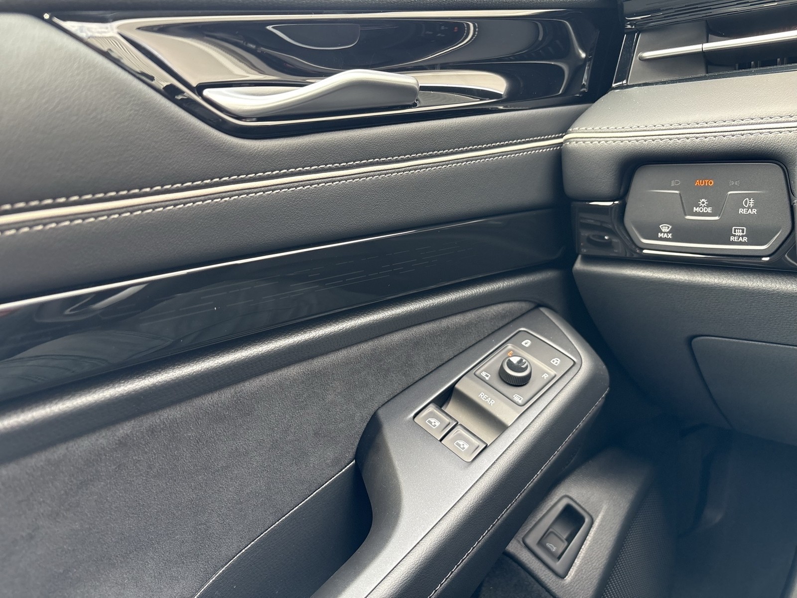Volkswagen ID.7 PRO S WÄRMEPUMPE HARMAN KARDON AHK 360°CAM