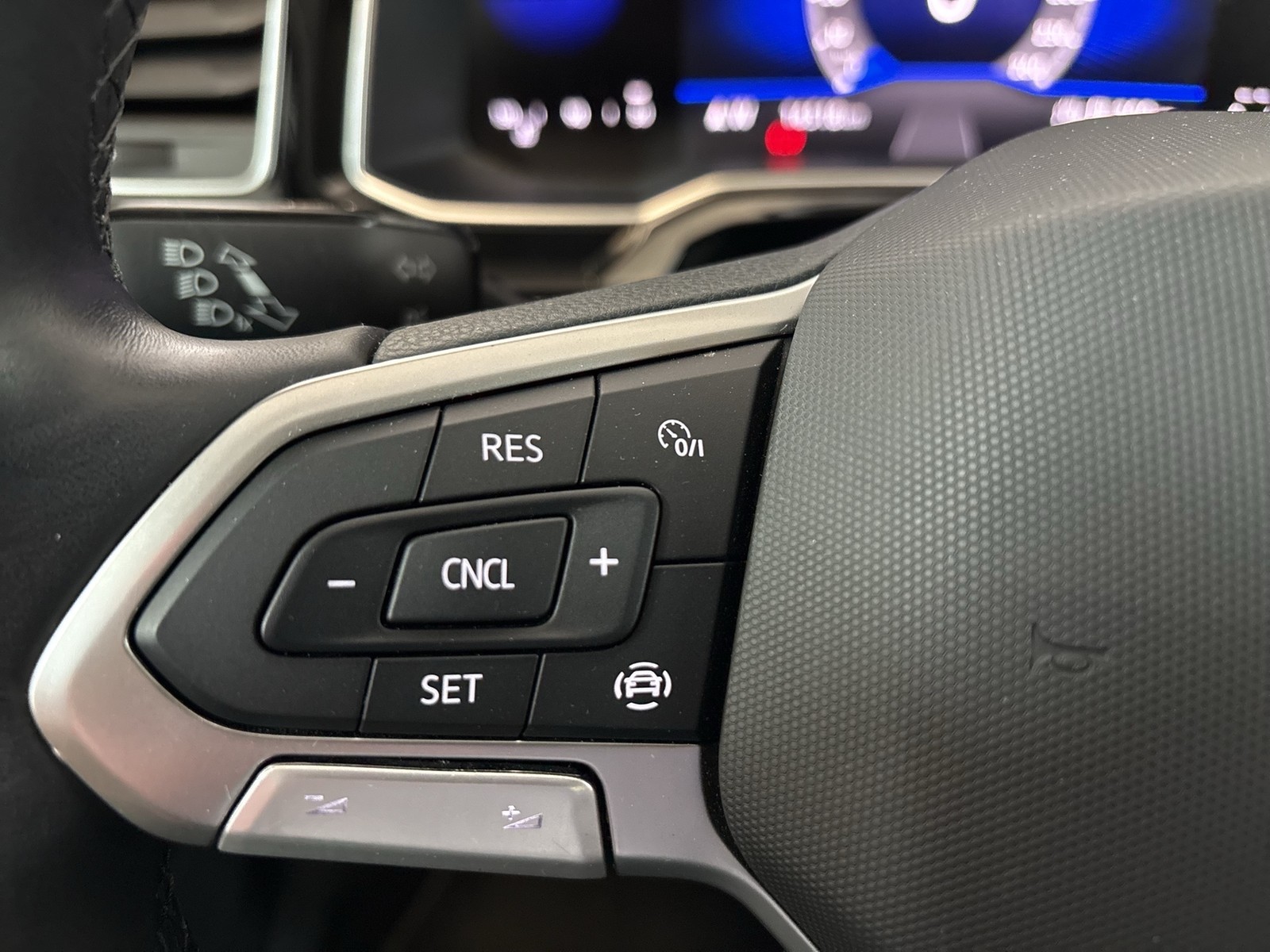 Volkswagen Polo 1.0 MOVE NAVI ALU CARPLAY SITZHEIZUNG LED