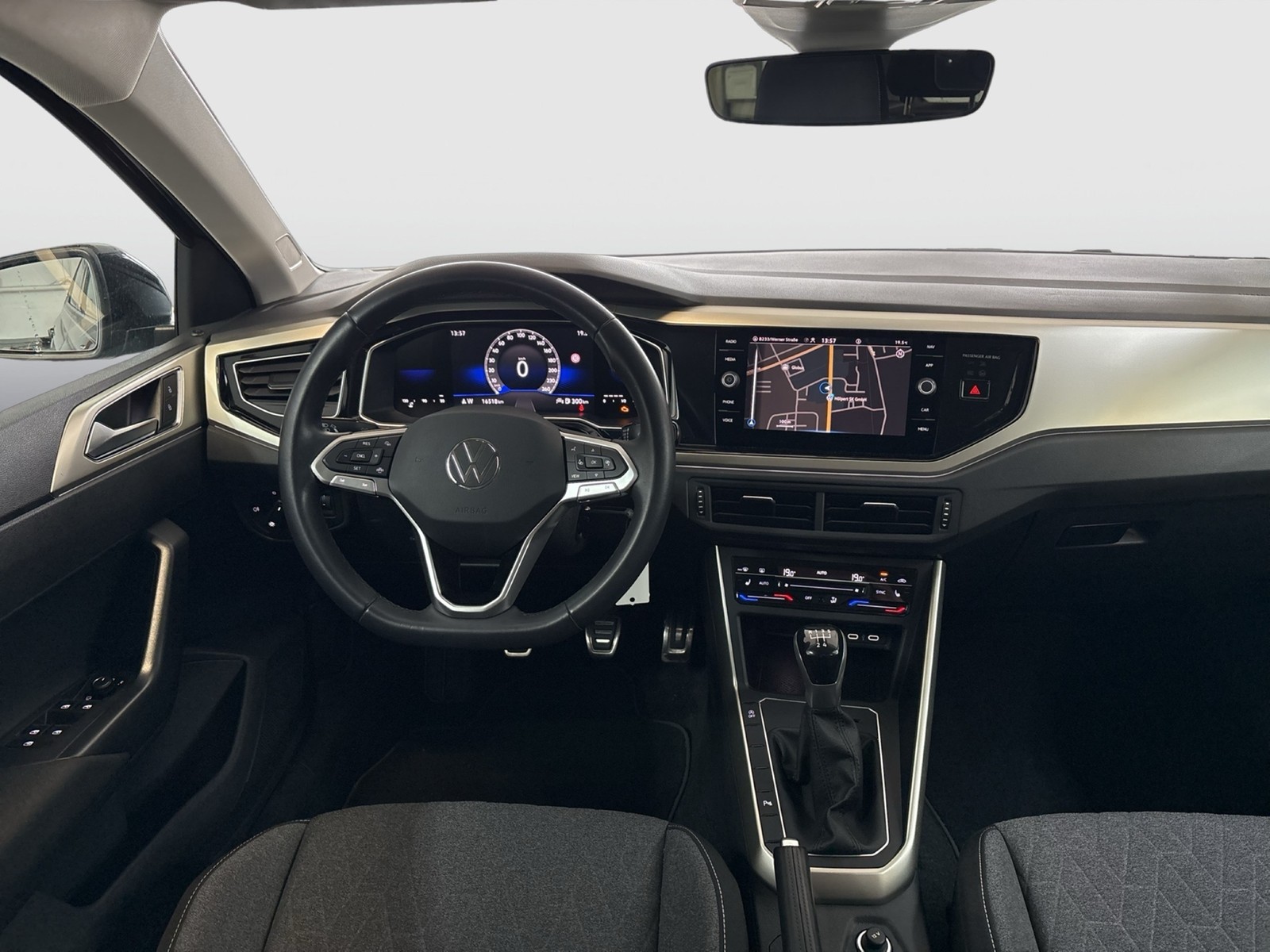 Volkswagen Polo 1.0 MOVE NAVI ALU CARPLAY SITZHEIZUNG LED