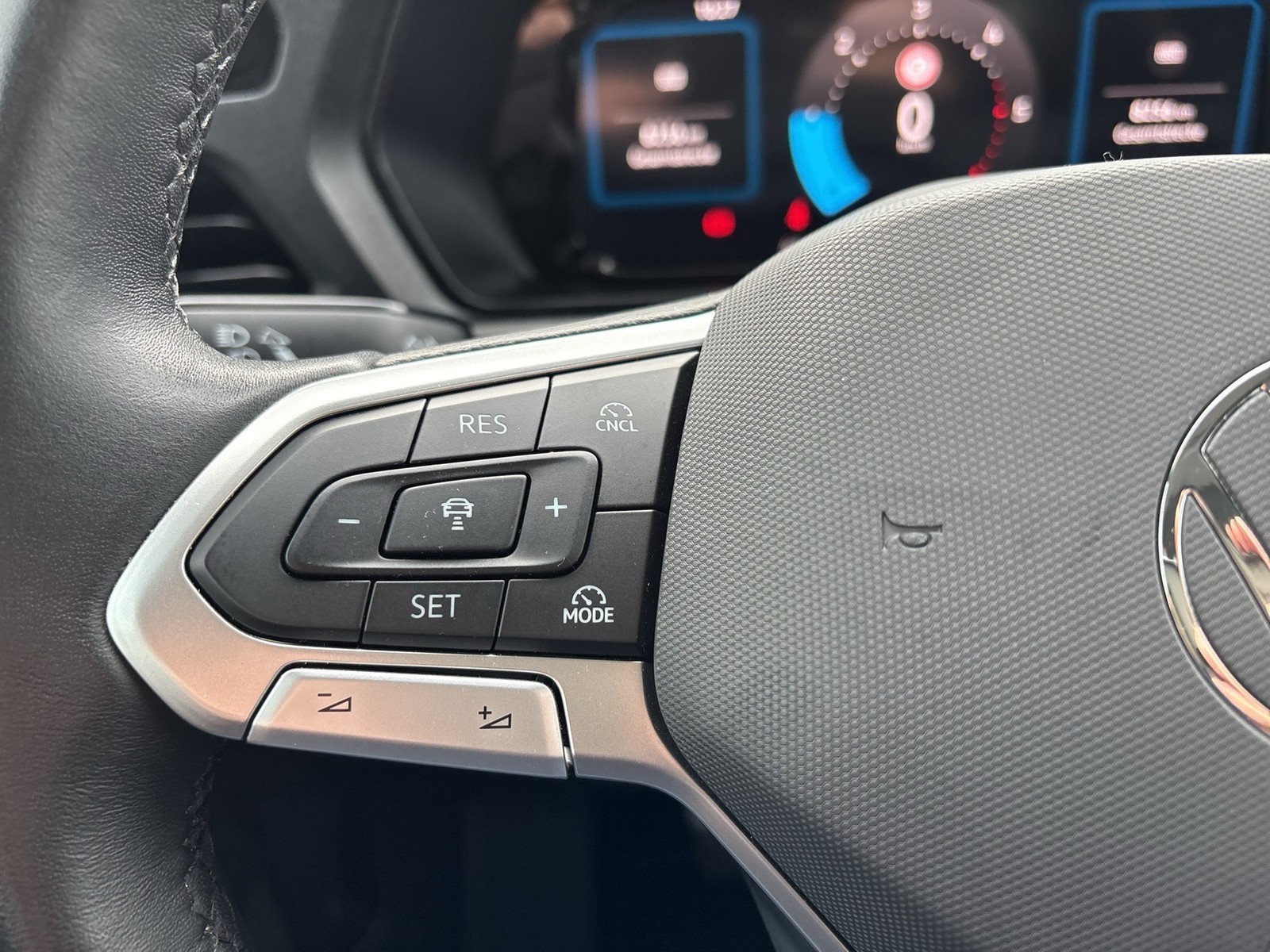 Volkswagen Caddy 2.0 Kombi ACC NAVI AHK-VORBEREITUNG SITZHZ