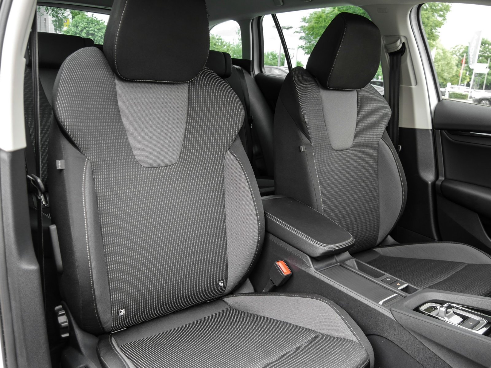 Skoda Octavia Combi 1.5 e-TEC SELECTION CAM ACC NAVI