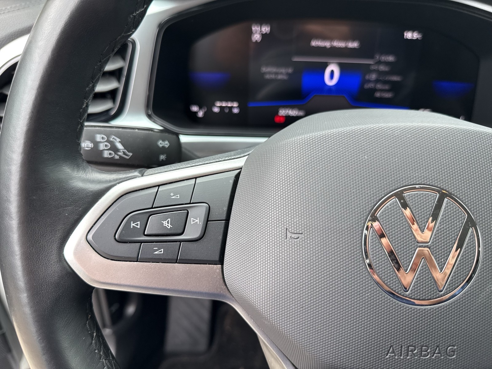 Volkswagen T-Roc 1.0 LIFE NAVI CARPLAY ALU LED EINPARKHILFE