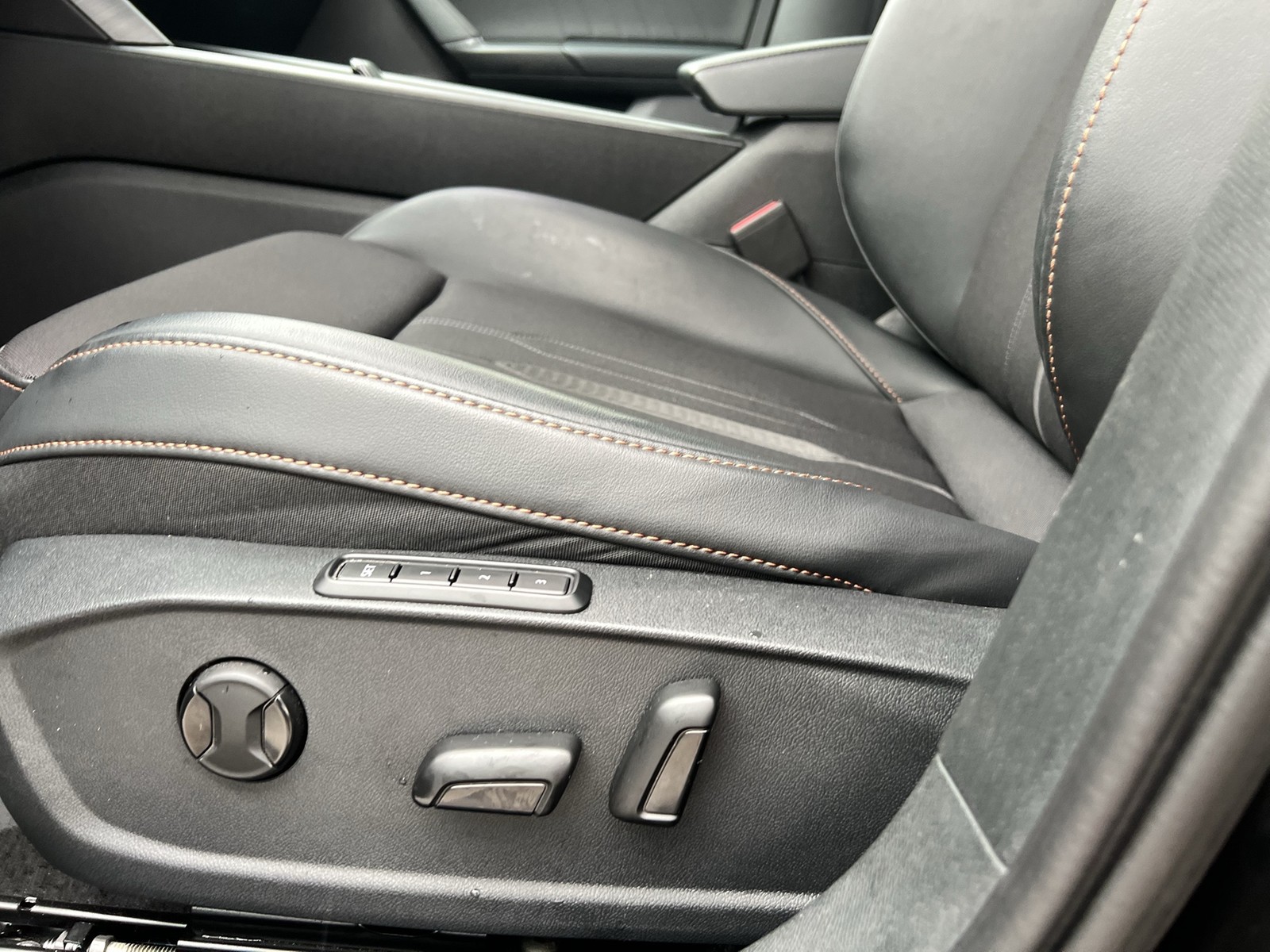 Cupra Leon ST 2.0 VZ 4X4 BEATS CAM ACC LM19 E-KLAPPE