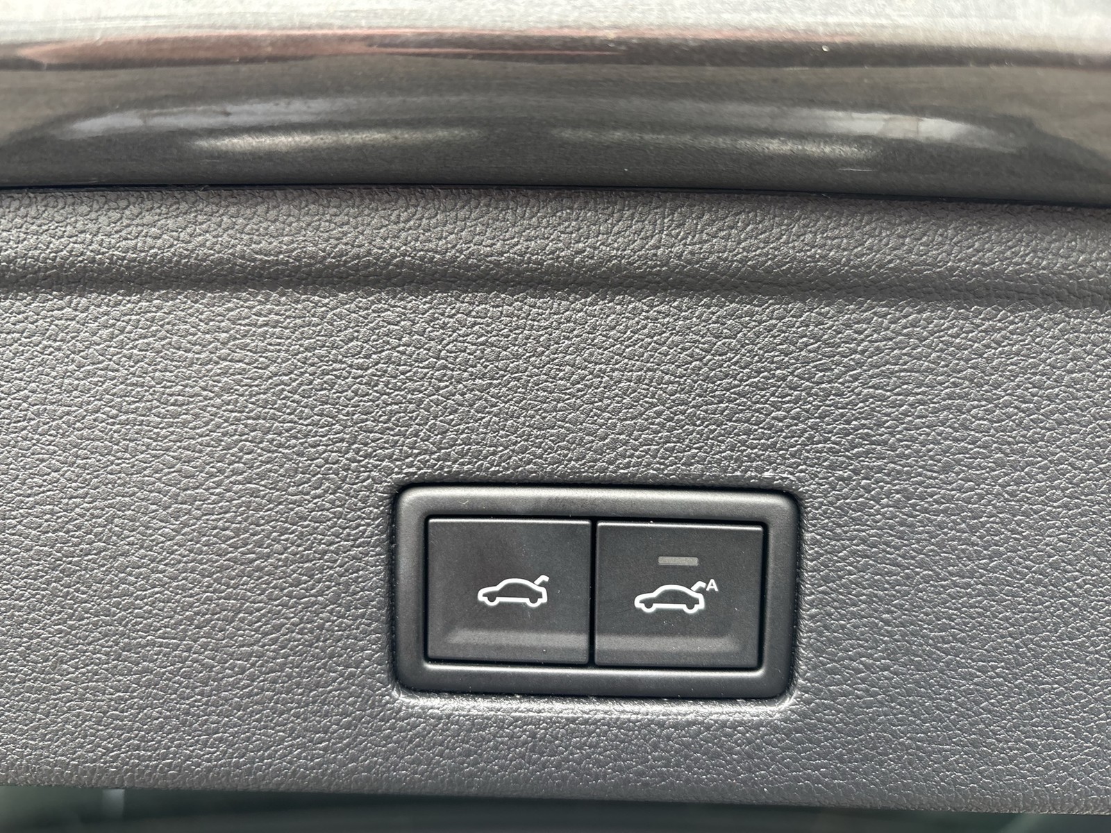 Volkswagen Touareg V6 R-LINE AHK CAM ACC HEAD-UP HD-MATRIX