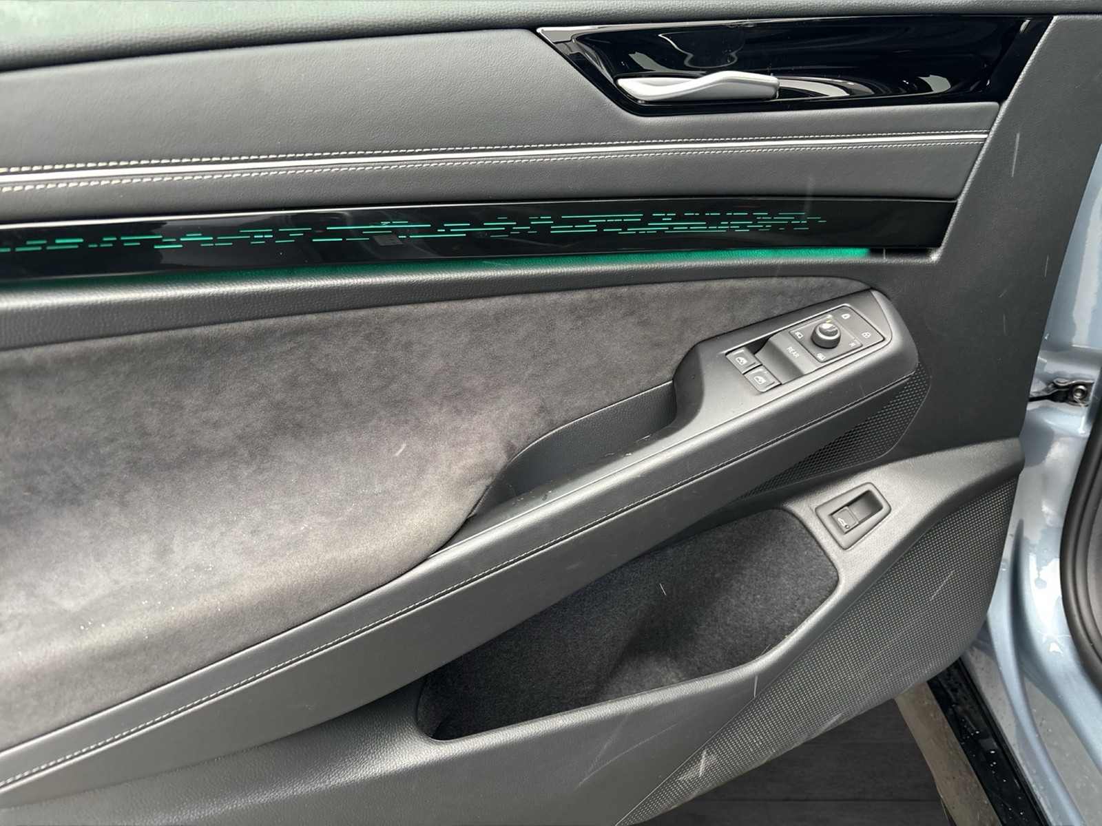 Volkswagen ID.7 Tourer PRO WÄRMEPUMPE AHK 360°CAM ACC LM20