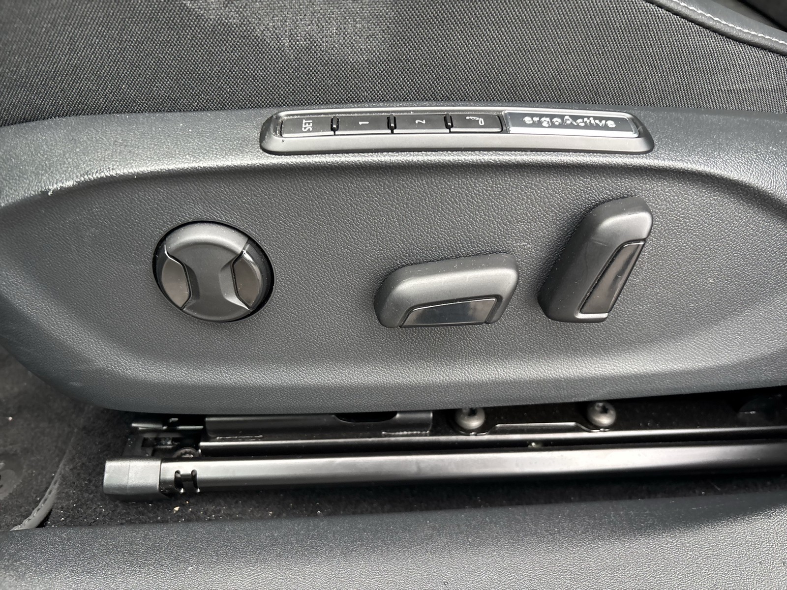 Volkswagen ID.7 Tourer PRO WÄRMEPUMPE AHK 360°CAM ACC LM20