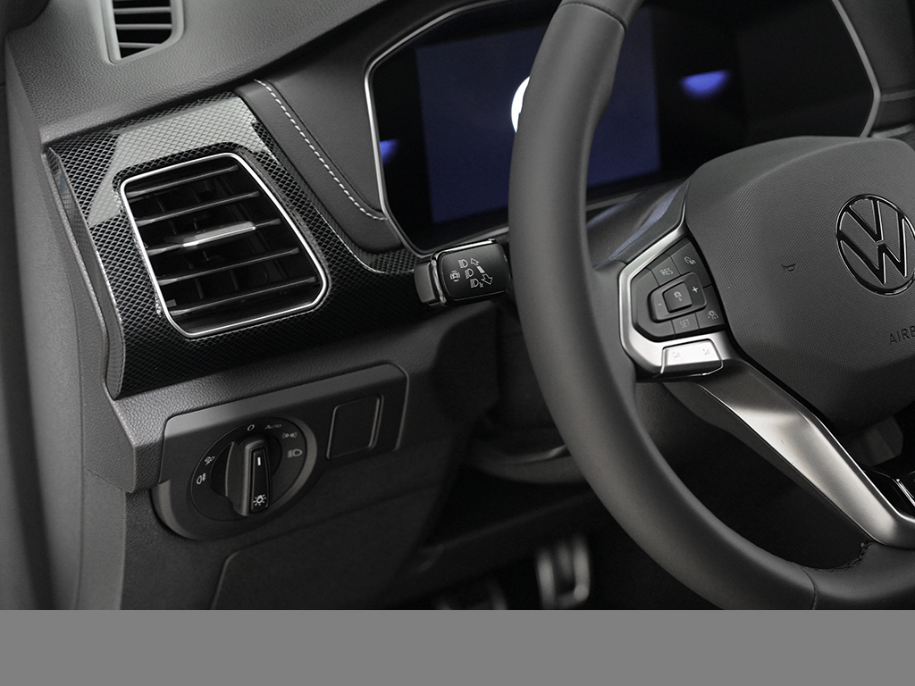 Volkswagen T-Cross R-LINE ALLWETTERREIFEN CAM CARPLAY LM17