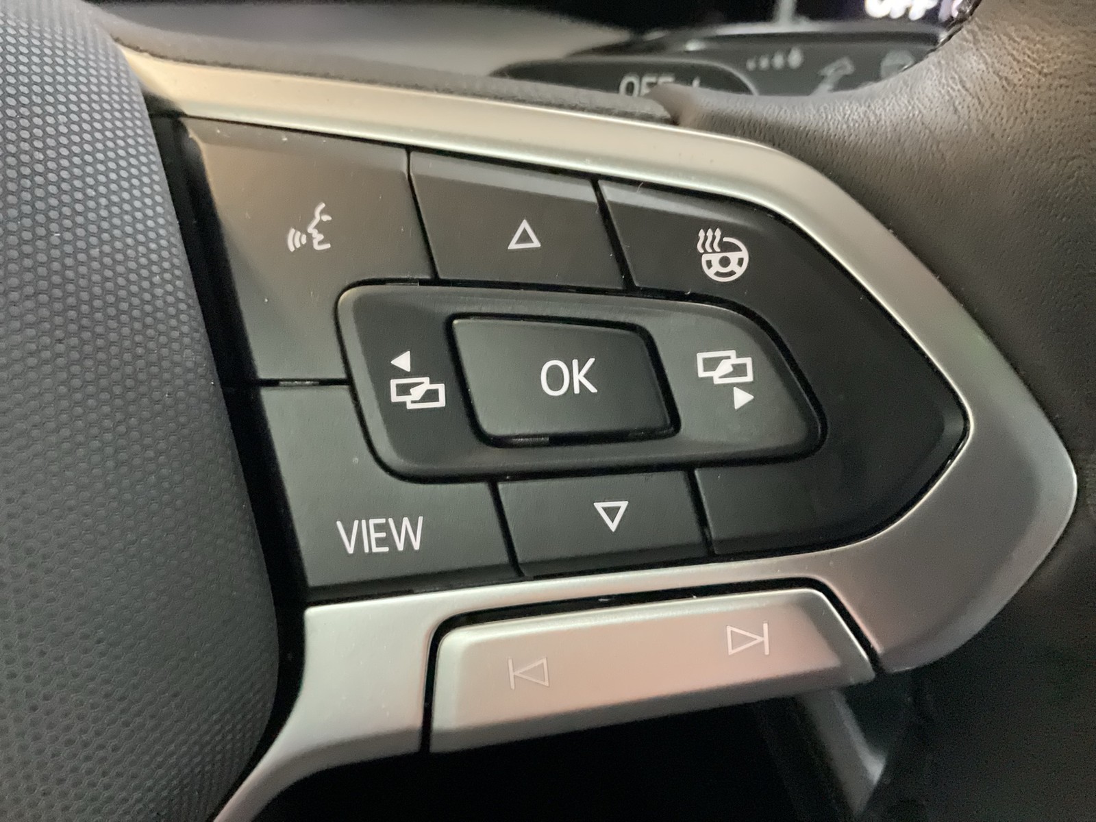 Volkswagen Golf VIII 1.5 eTSI LIFE FACELIFT CAM ACC CARPLAY