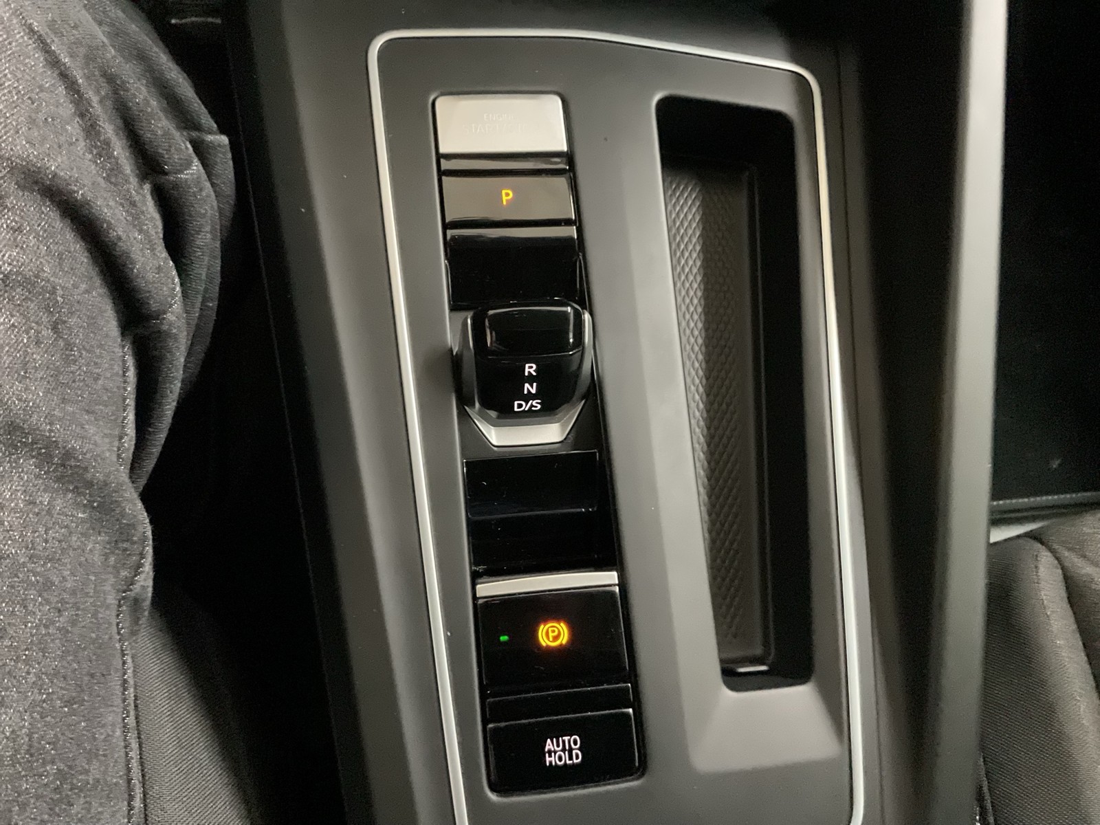 Volkswagen Golf VIII 1.5 eTSI LIFE FACELIFT CAM ACC CARPLAY