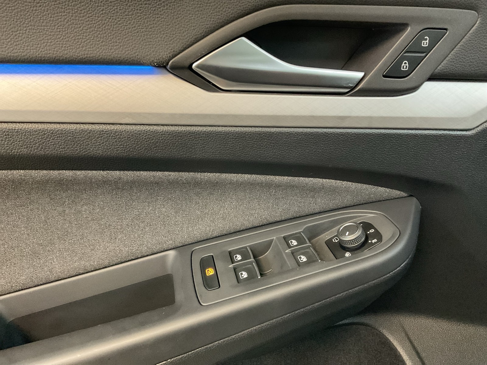 Volkswagen Golf VIII 1.5 eTSI LIFE FACELIFT CAM ACC CARPLAY