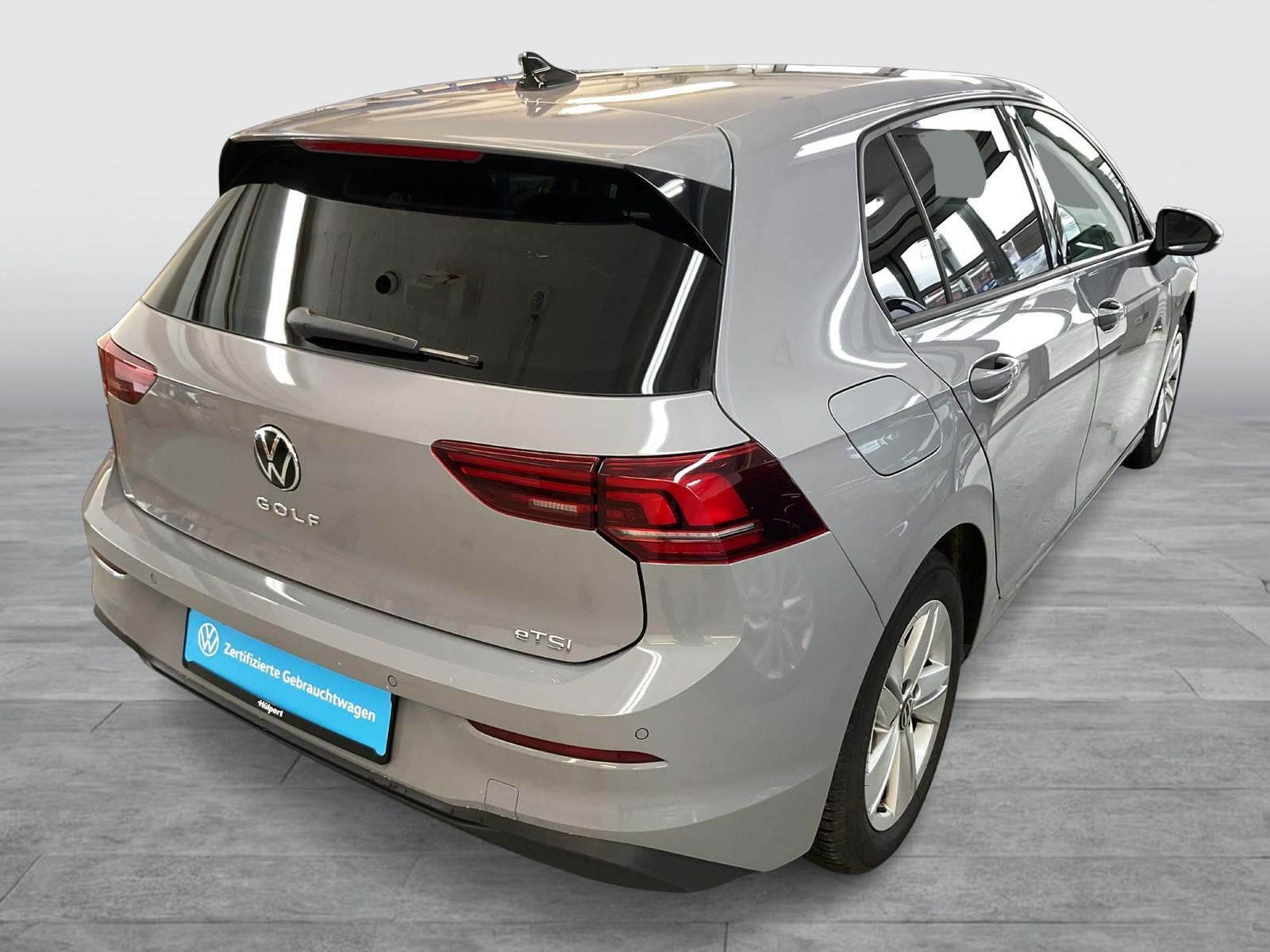 Volkswagen Golf VIII 1.5 eTSI LIFE FACELIFT CAM ACC CARPLAY