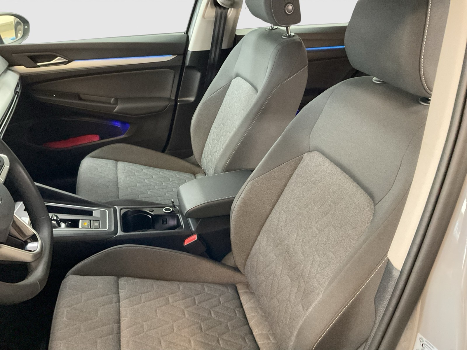 Volkswagen Golf VIII 1.5 eTSI LIFE FACELIFT CAM ACC CARPLAY