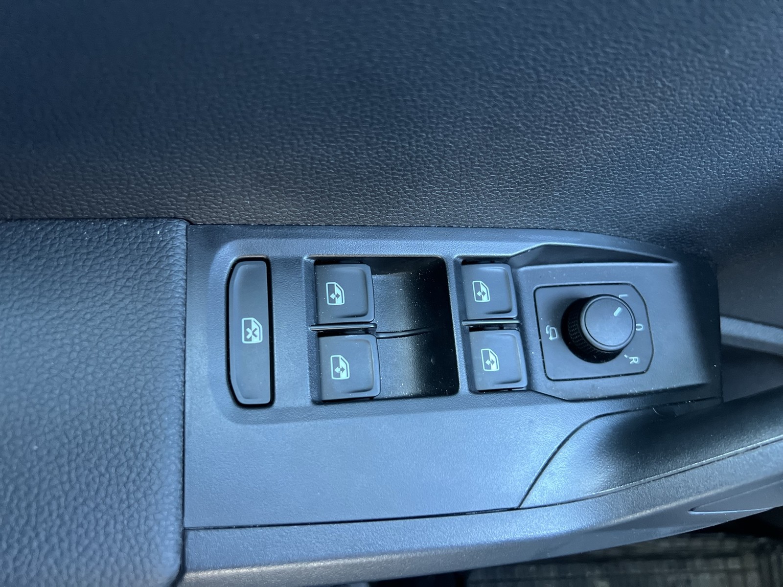 Seat Ibiza 1.0 STYLE CAM ACC NAVI CARPLAY ALU SITZHZ.