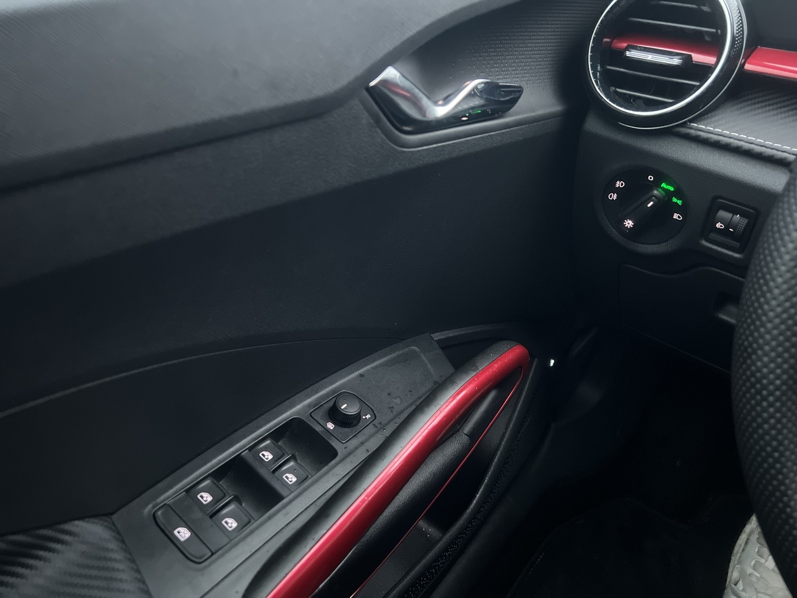 Skoda Fabia 1.5 MONTE CARLO CAM NAVI CARPLAY SITZHEIZ.