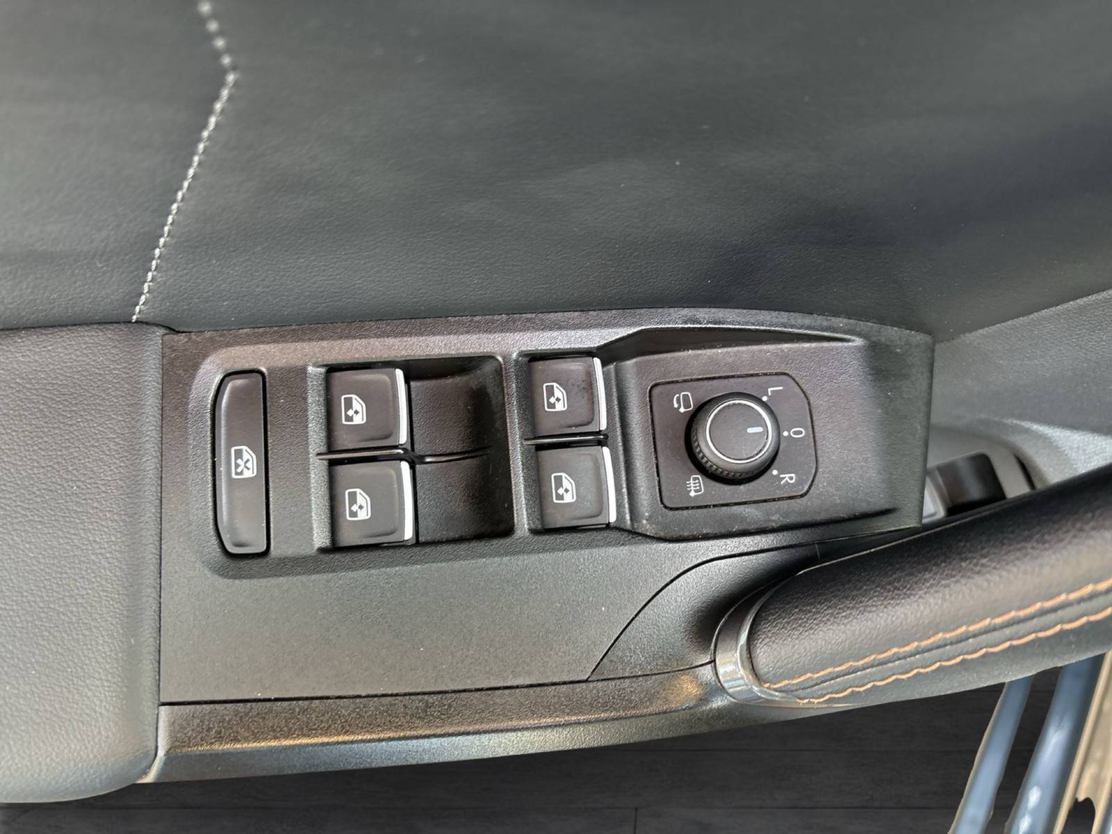 Cupra Leon ST 1.4 HYBRID VZ AHK CAM ACC LM19 NAVI