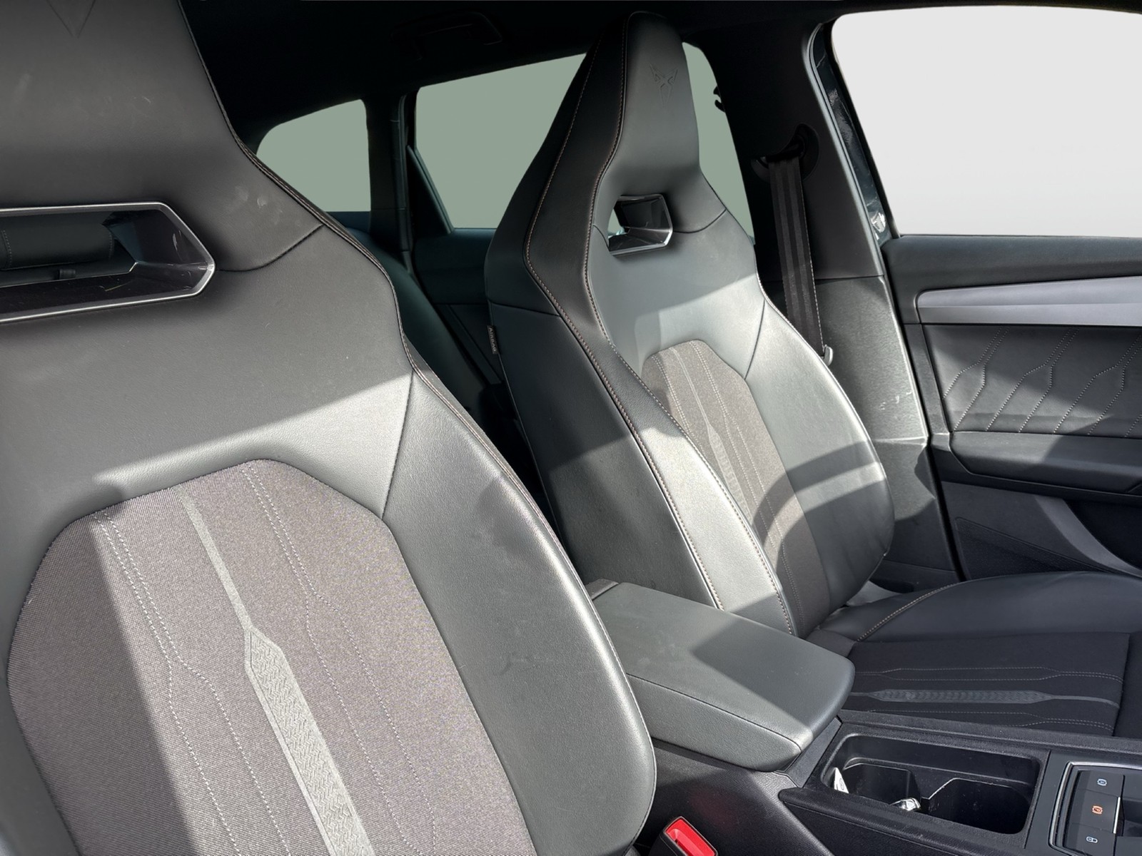 Cupra Leon ST 1.4 HYBRID VZ AHK CAM ACC LM19 NAVI