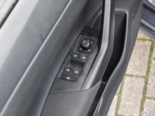 Volkswagen Taigo 1.5 R-LINE BEATS ACC IQ.DRIVE MATRIX NAVI