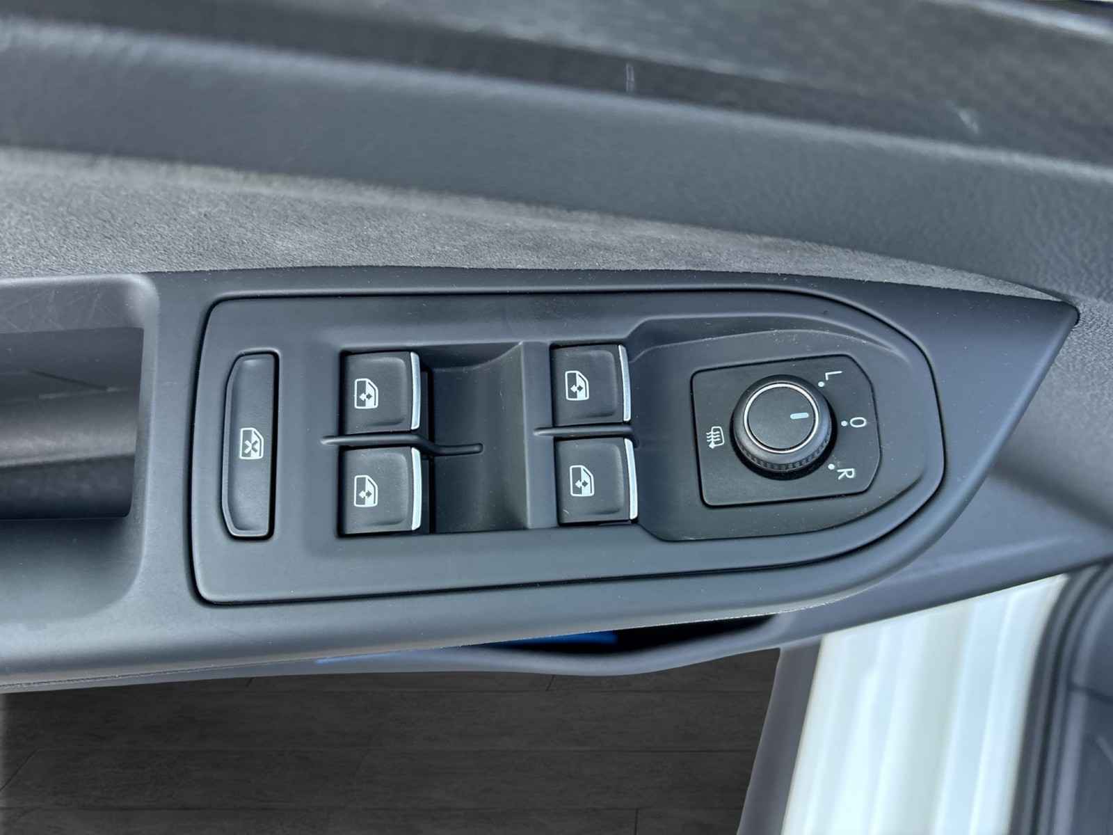 Volkswagen Golf VIII 2.0 GTI PANO NAVI LED+ LM17 CARPLAY