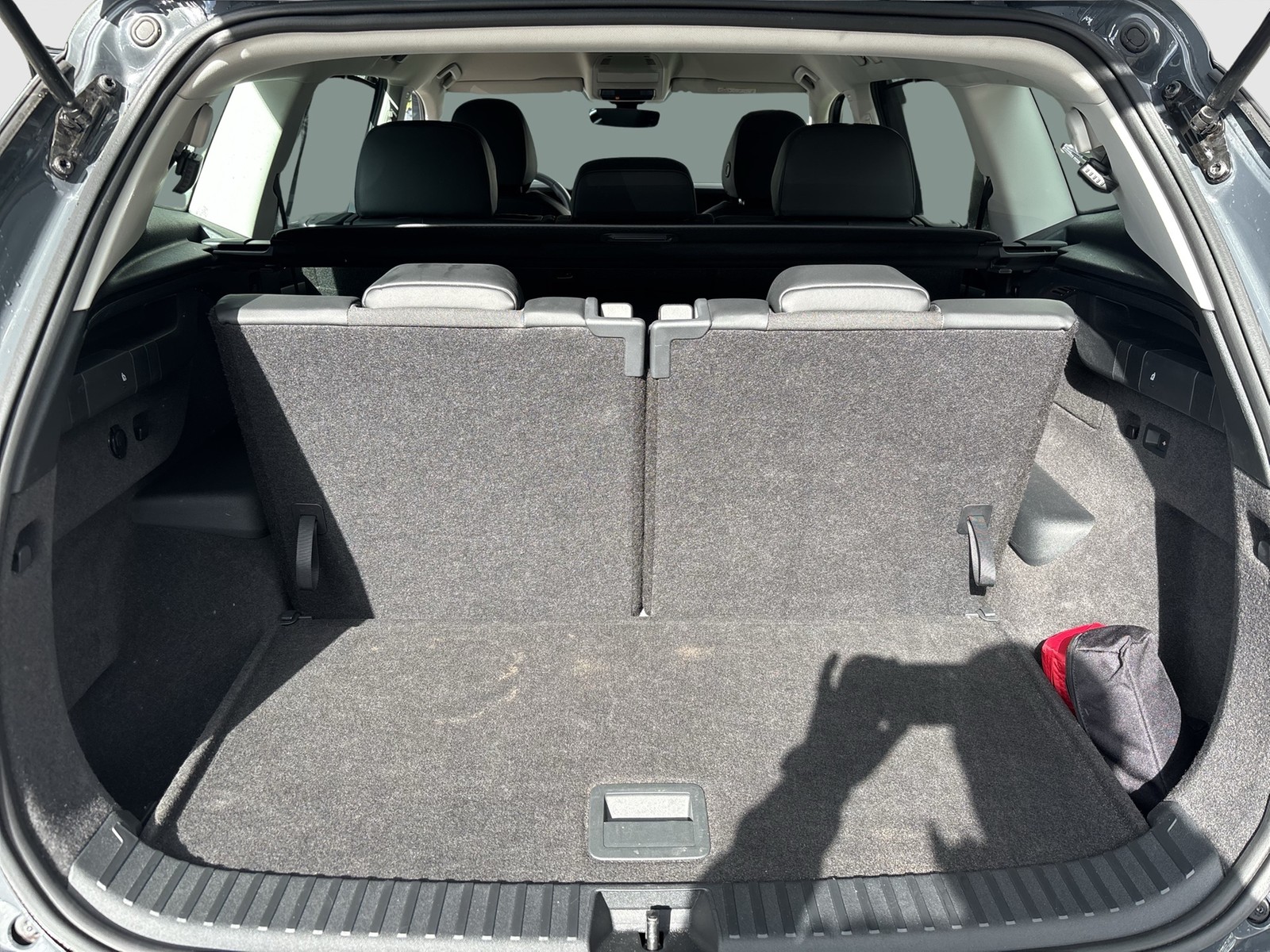 Volkswagen Tayron 1.5 eTSI LIFE 7SITZE AHK 360CAM LM18 NAVI