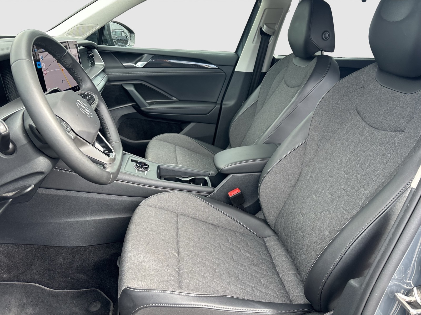 Volkswagen Tayron 1.5 eTSI LIFE 7SITZE AHK 360CAM LM18 NAVI