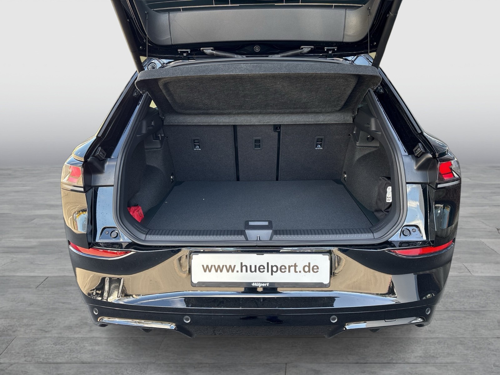 Volkswagen T-Roc 1.5 R-LINE DSG AHK BLACKSTYLE IQ DRIVE