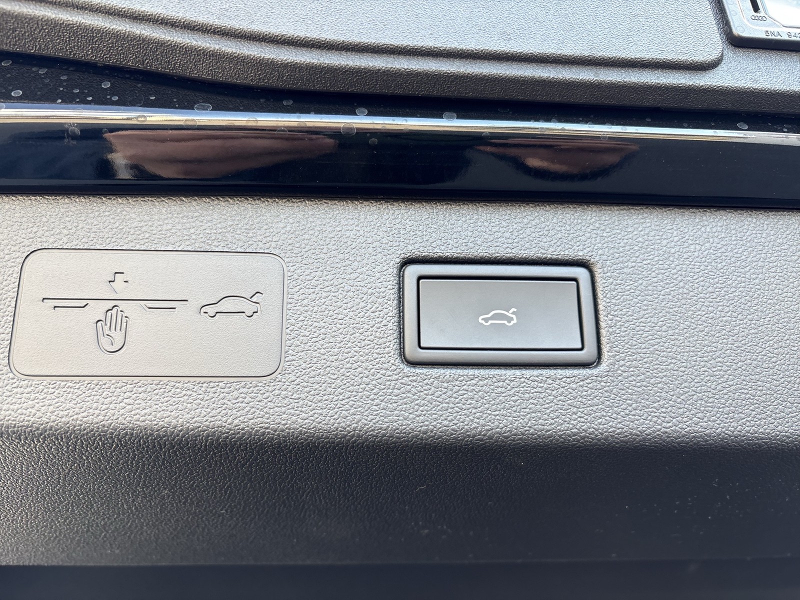 Volkswagen T-Roc 1.5 R-LINE DSG AHK BLACKSTYLE IQ DRIVE