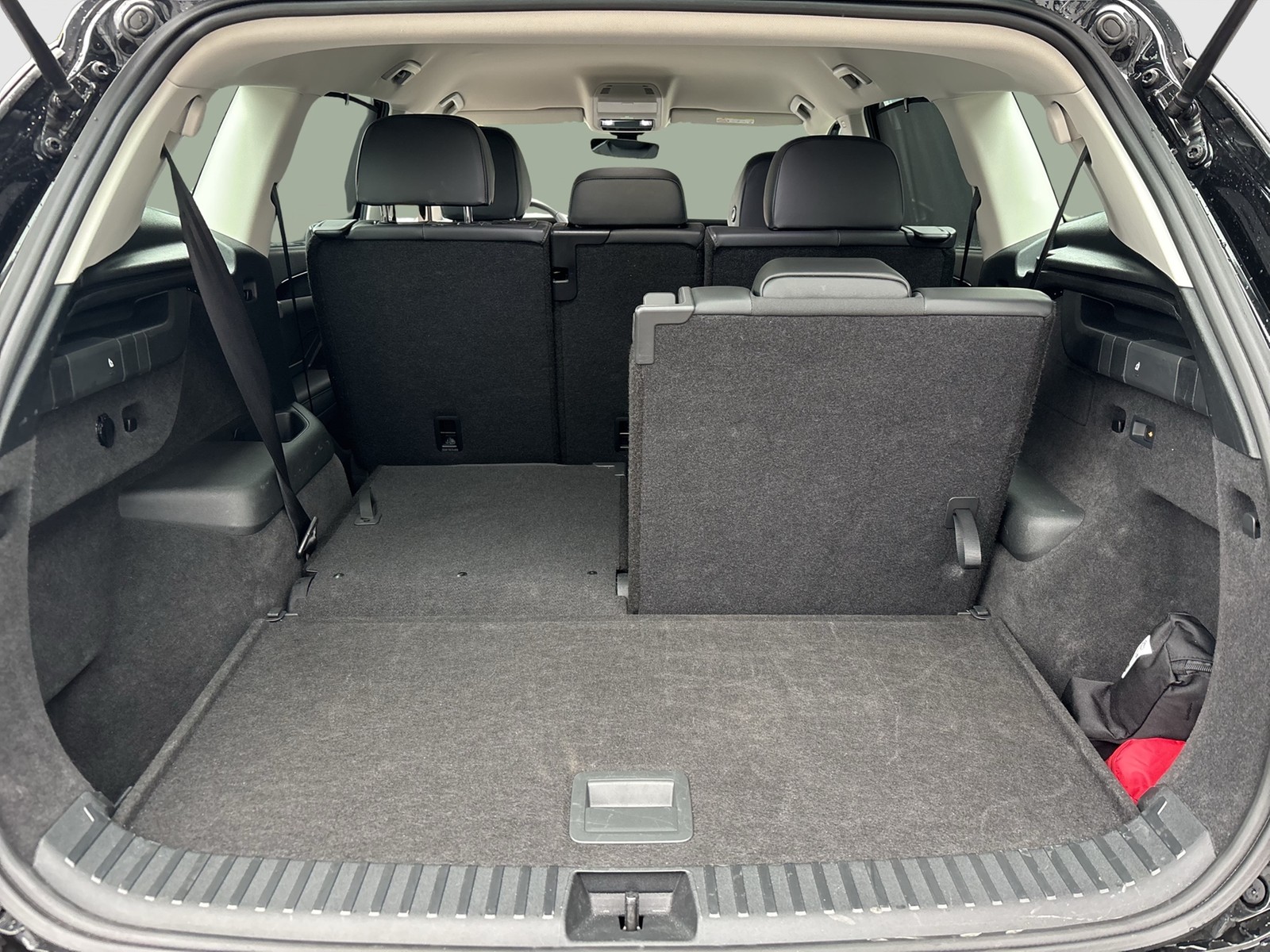 Volkswagen Tayron 1.5 eTSI LIFE 7SITZE AHK 360CAM LM18 NAVI