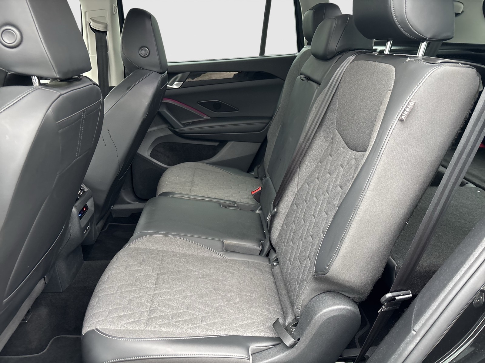 Volkswagen Tayron 1.5 eTSI LIFE 7SITZE AHK 360CAM LM18 NAVI