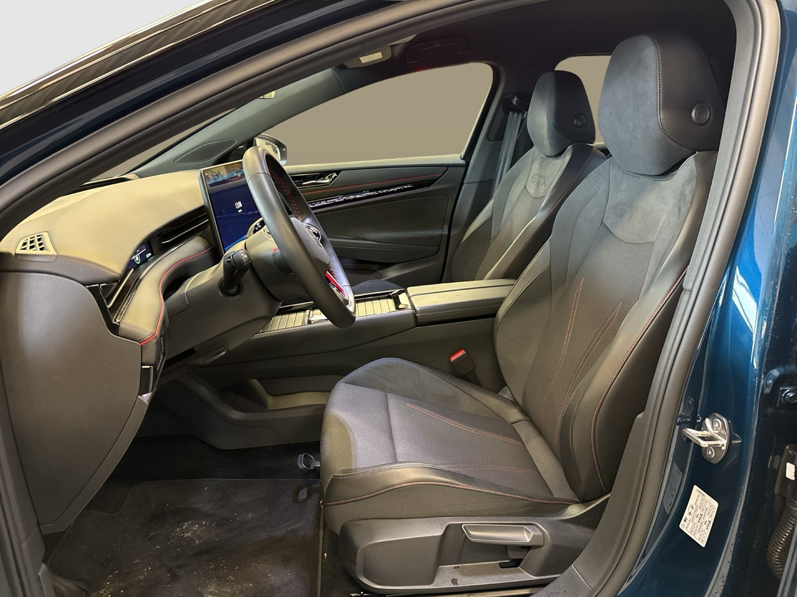 Volkswagen ID.7 GTX 4X4 WÄRMEPUMPE AHK 360°CAM LM21 HEAD-UP