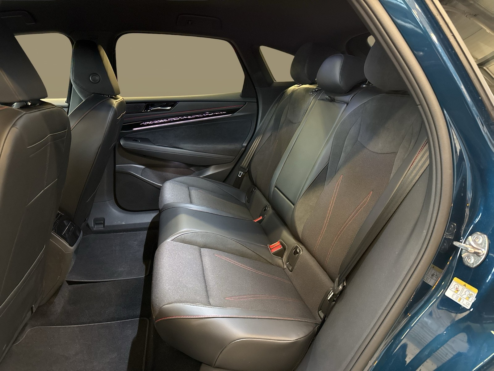 Volkswagen ID.7 GTX 4X4 WÄRMEPUMPE AHK 360°CAM LM21 HEAD-UP