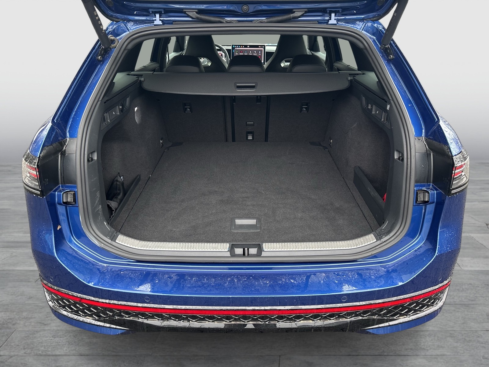 Volkswagen Passat Variant 2.0 R-LINE 4X4 NEUESMODELL AHK 18Z