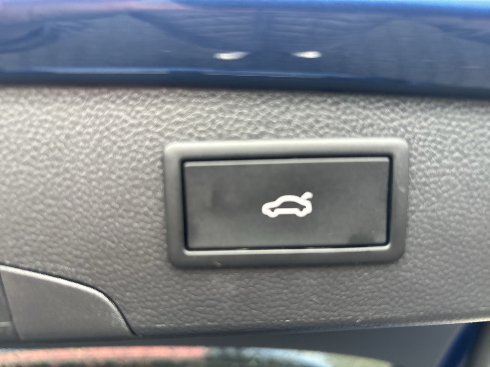 Volkswagen Passat Variant 2.0 R-LINE 4X4 NEUESMODELL AHK 18Z